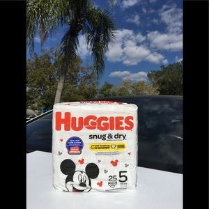 25 HUGGIES Snug & Dry Size 5 Mickey Mouse Diapers